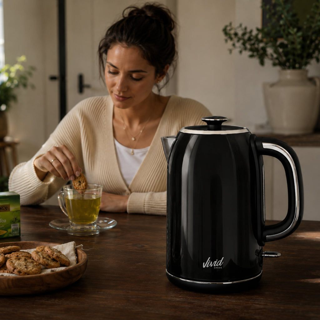 Vivid Green Luxe Waterkoker 1.7L - Retro Design - 2200W - BPA-vrij - 360° - RVS - Zwart