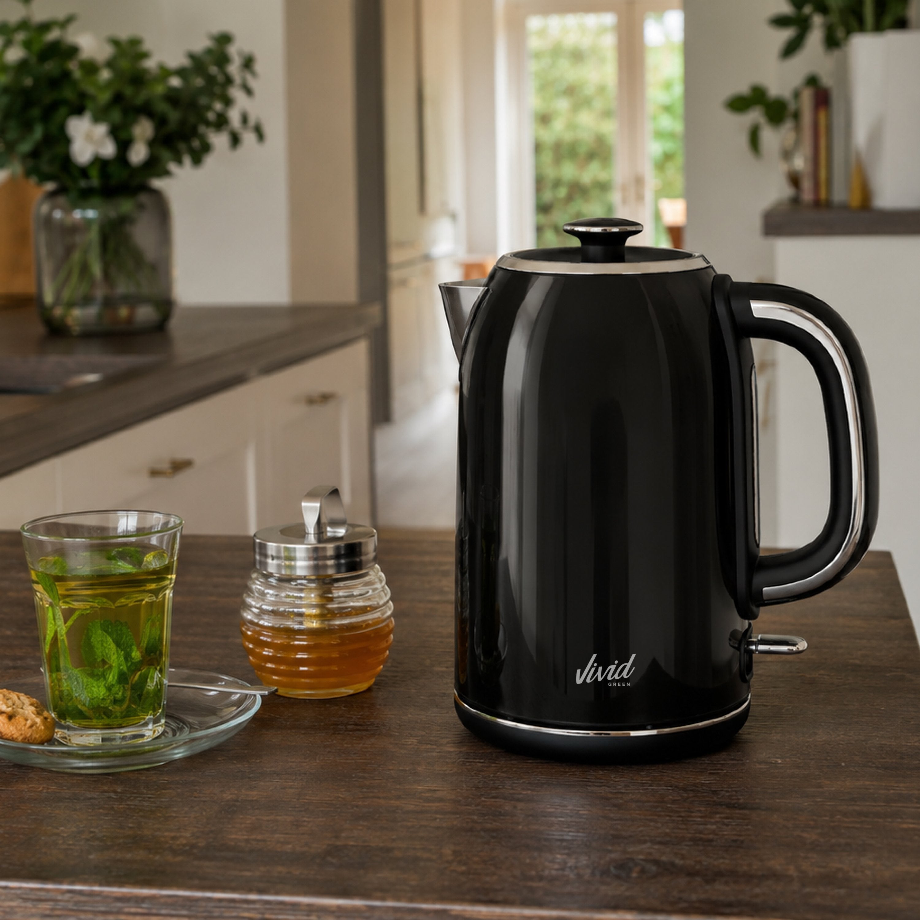 Vivid Green Luxe Waterkoker 1.7L - Retro Design - 2200W - BPA-vrij - 360° - RVS - Zwart